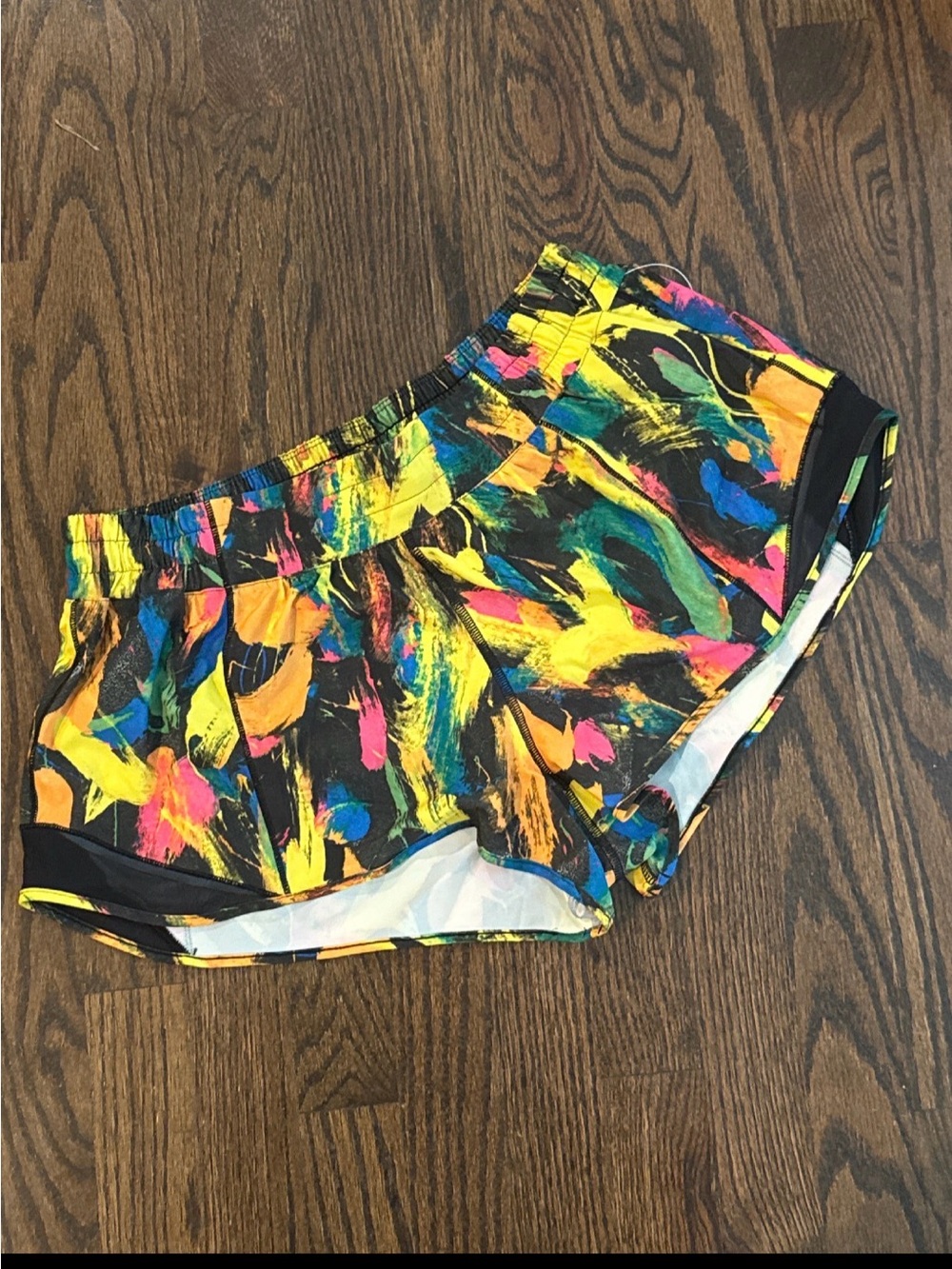lululemon athletica Hotty Hot LR Short - 2.5”